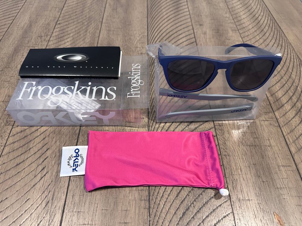 Oakley Frogskins Sunglasses Matte Denim / Grey OO9013-218 w/ Box & Papers New